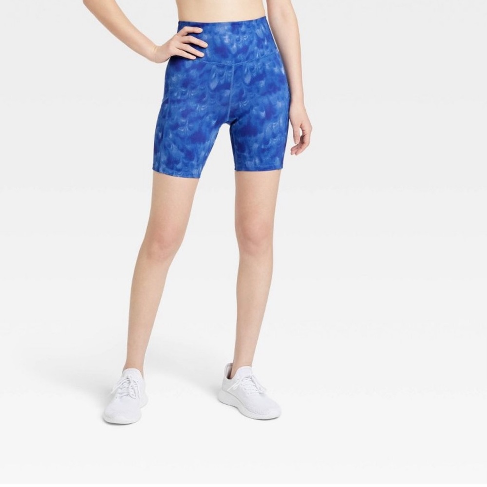 NWT woman’s High-Rise 7” SCULPT shorts size XS